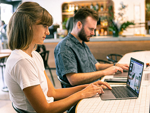 データ入力・商品撮影スタッフ